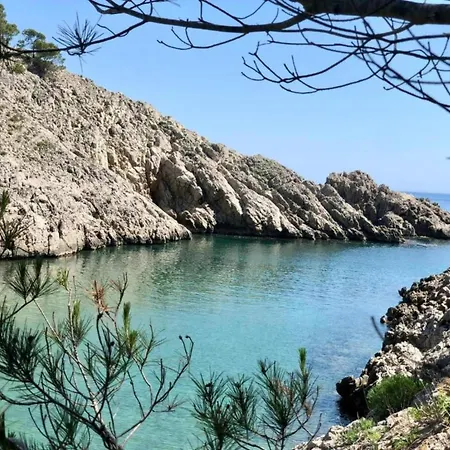 In Spain By The & Pool * 埃斯塔蒂特